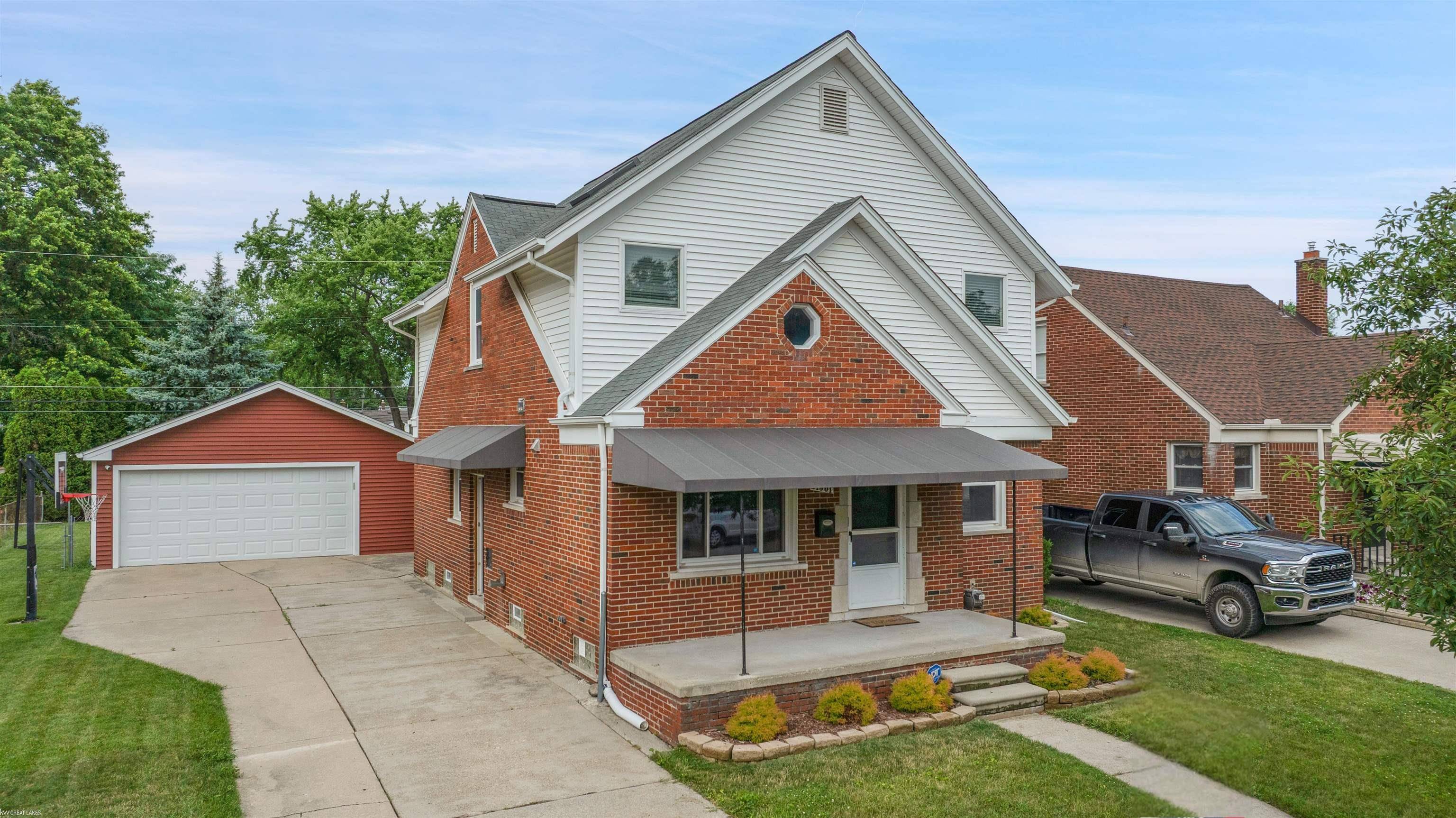 21901 Trombly Street, Saint Clair Shores, MI 48080