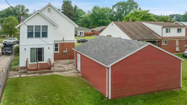 Saint Clair Shores, MI 48080,21901 Trombly Street