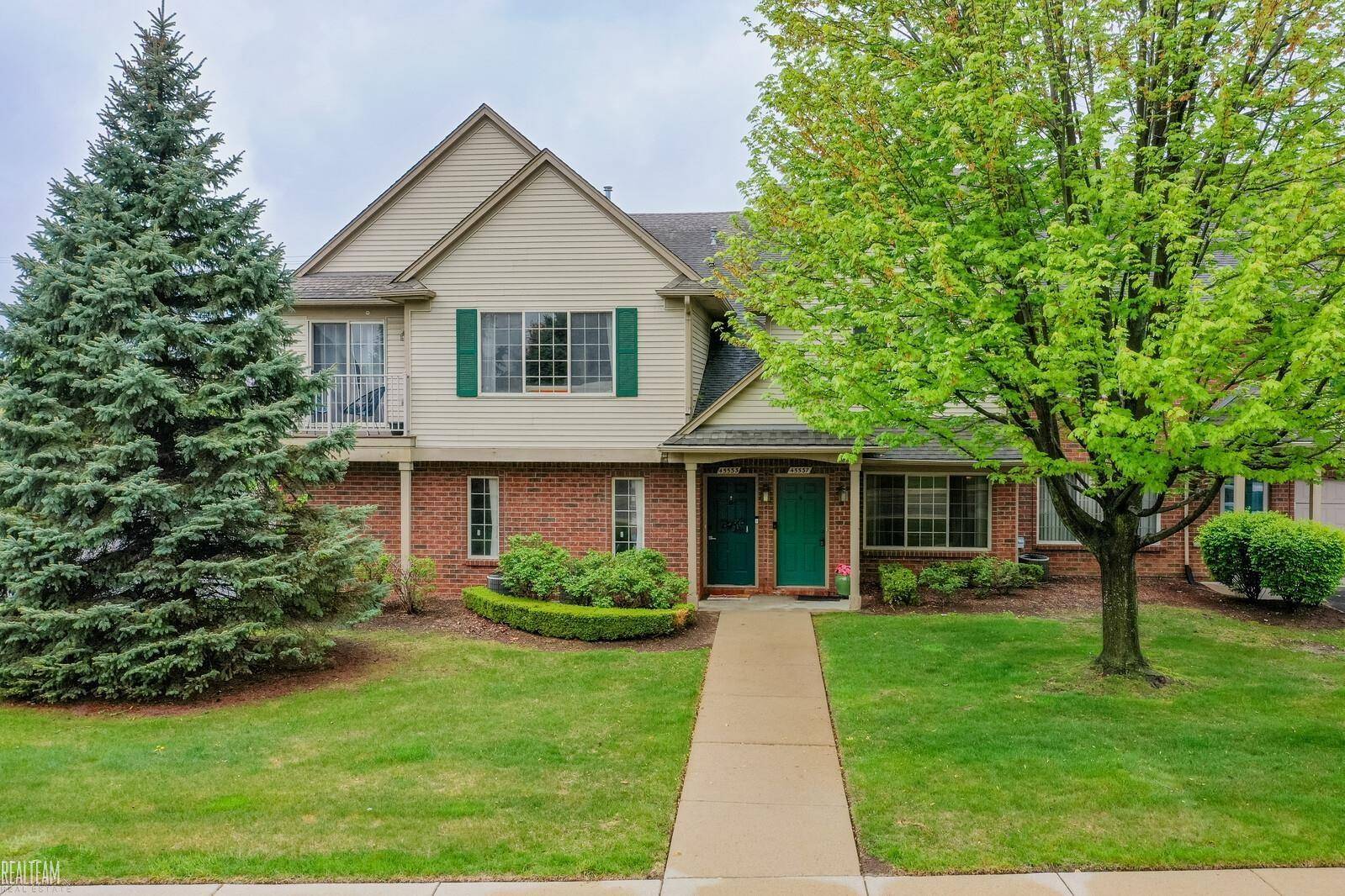 45537 Hidden View Court, Utica, MI 48315