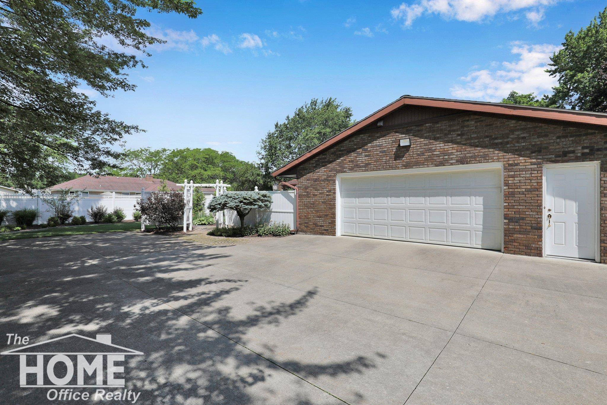 Owosso, MI 48867,2367 Meadowdown Drive