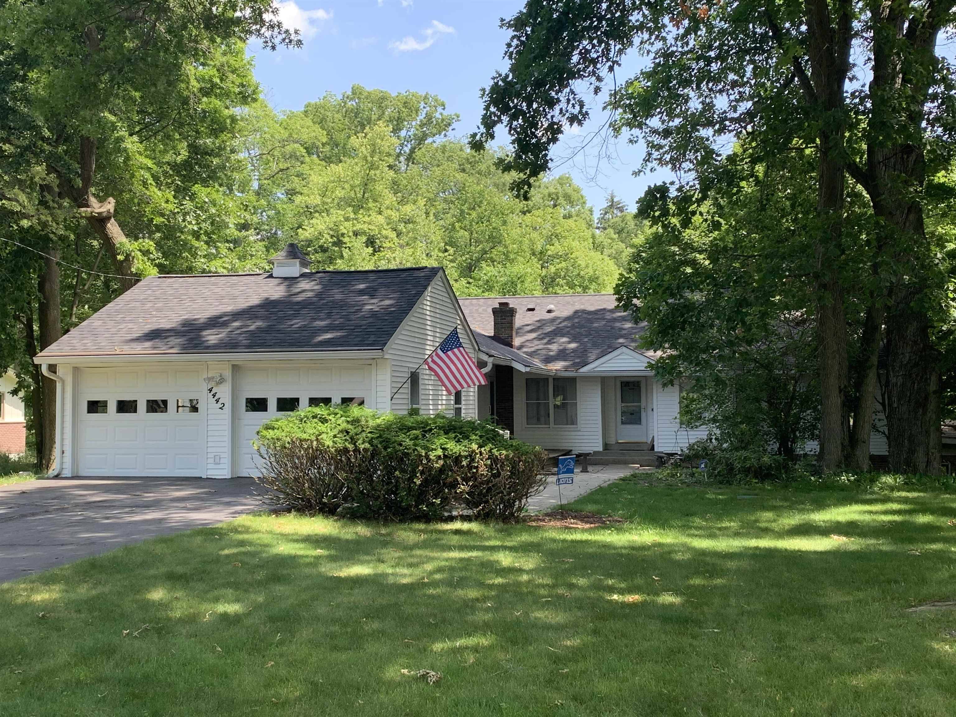 4442 Congdon Drive, Williamston, MI 48895