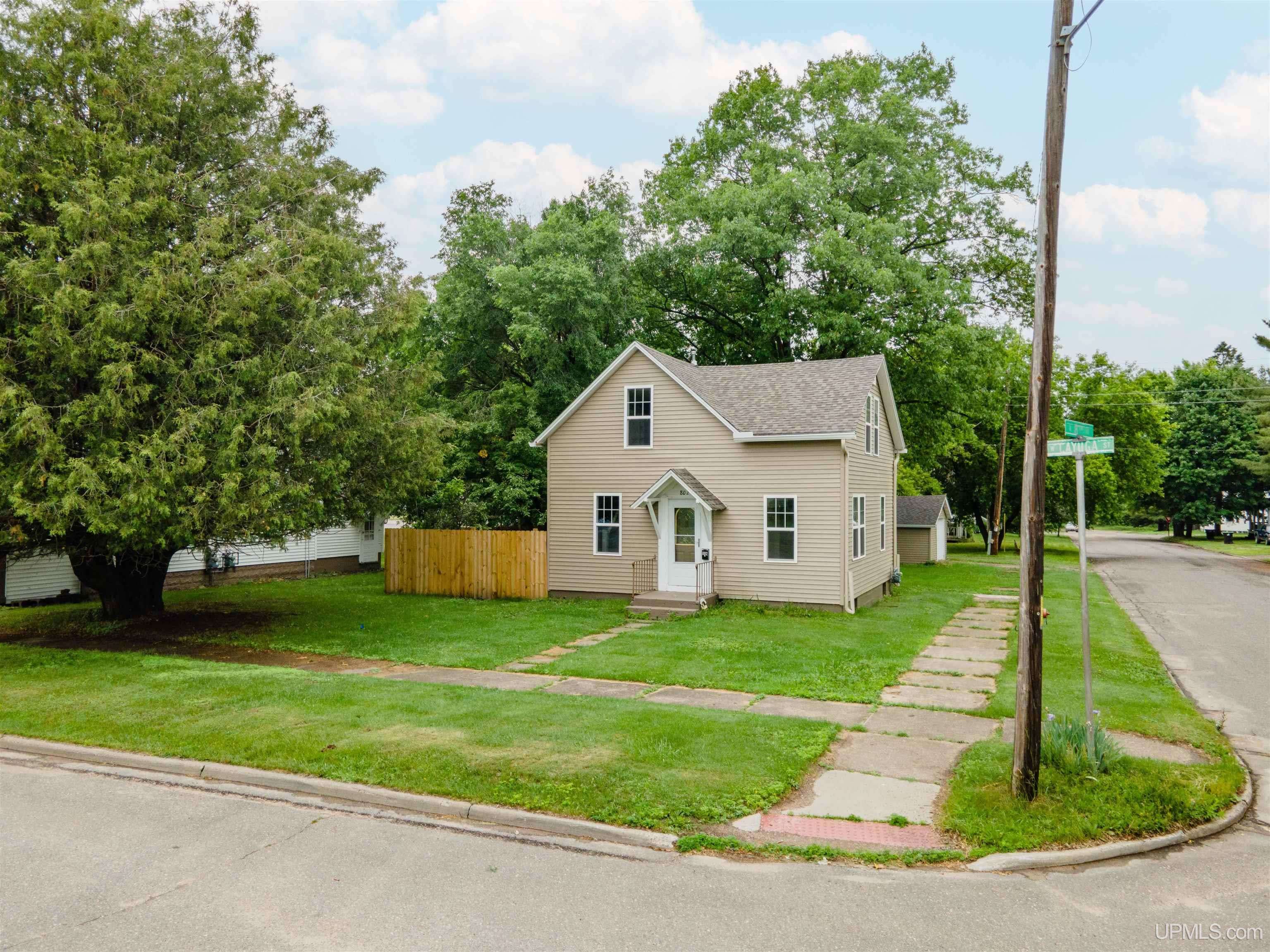 Iron River, MI 49935,802 W Cayuga Street