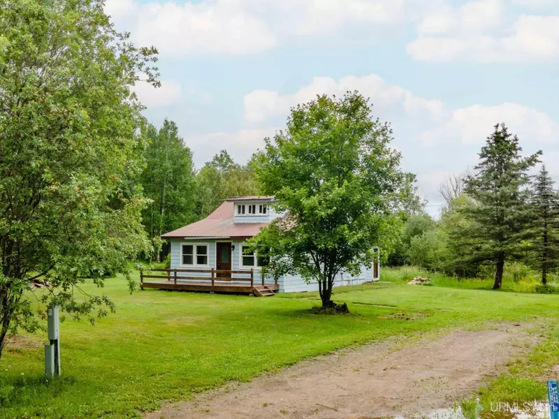 190 Vinnedge Road, Iron River, MI 49935