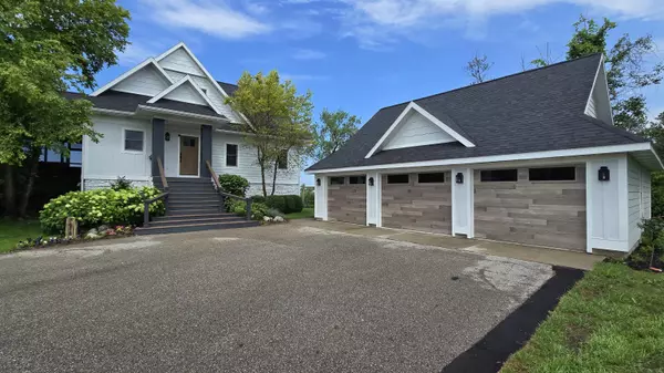 7616 1st Street, Onekama, MI 49675