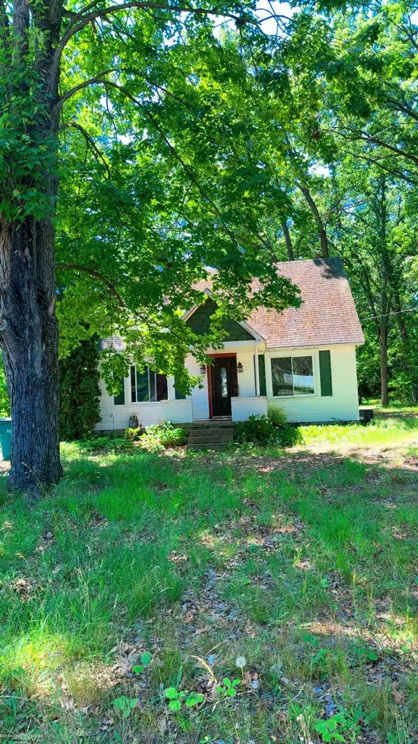 571 W River Road, Muskegon, MI 49445
