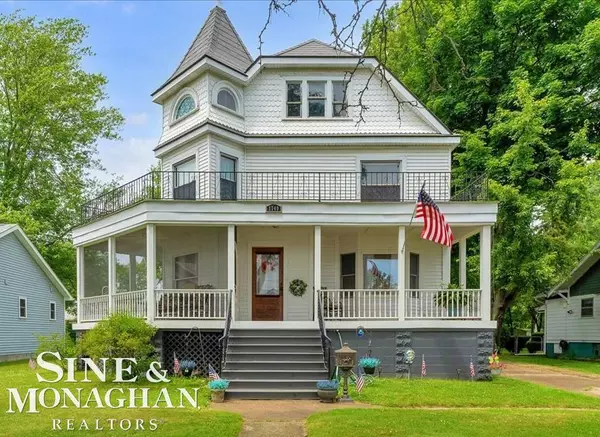 1749 St Clair River Drive, Algonac, MI 48001