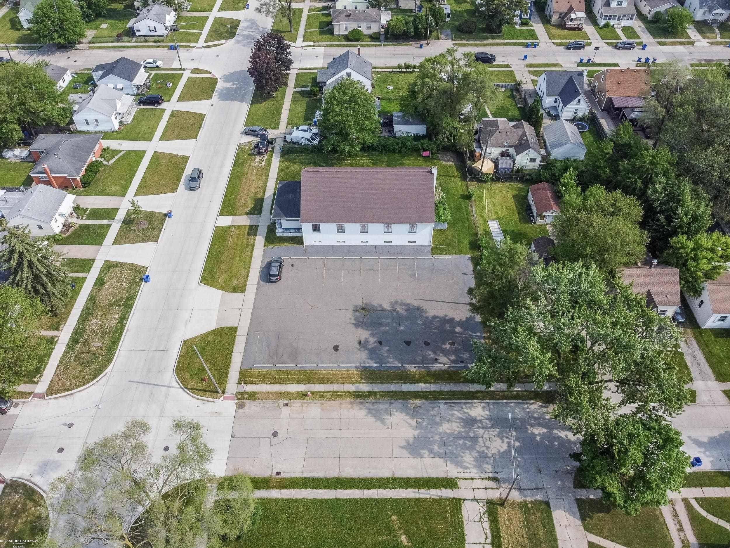 Warren, MI 48089,21038 Waltham Street