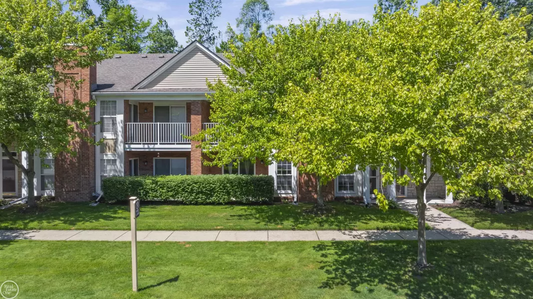 56095 Chesapeake Trail Trail, Shelby Twp, MI 48316