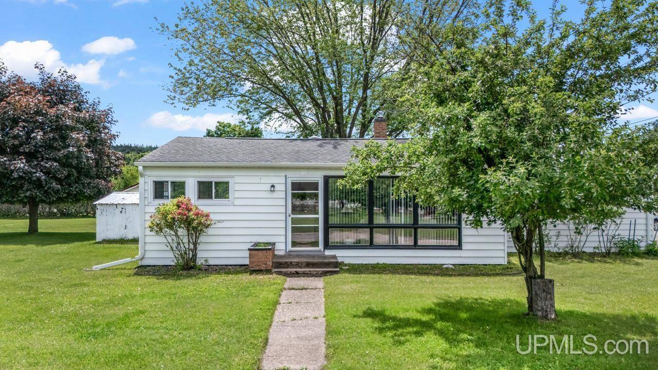 803 E Margaret Street,  Iron Mountain,  MI 49801
