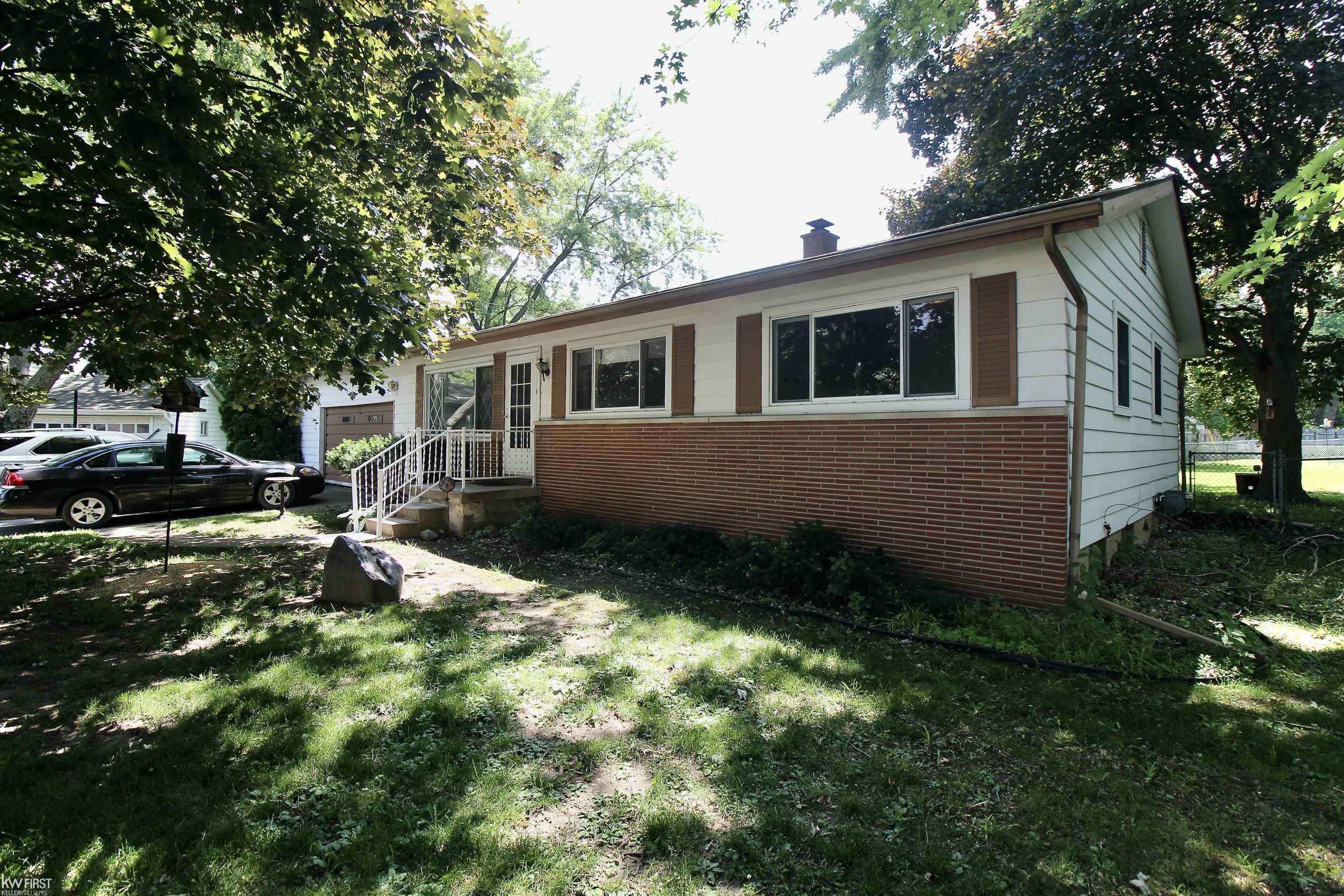 1315 Aspen Court, Flint, MI 48507