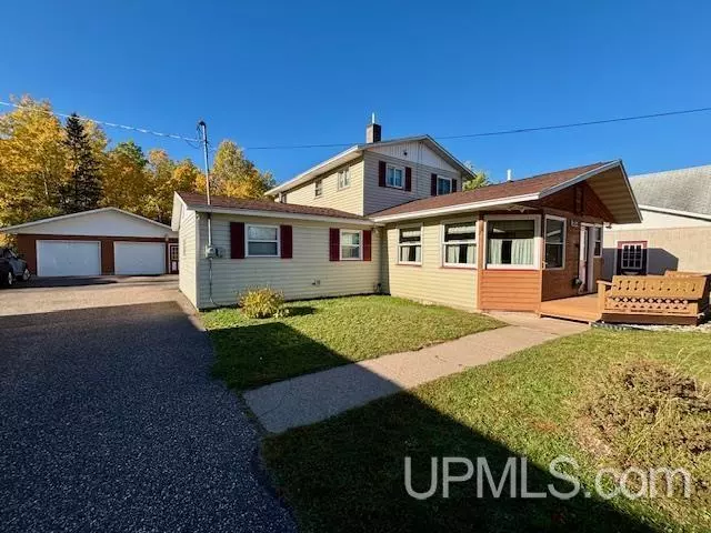 5755 Co Rd 550 Highway, Marquette, MI 49855