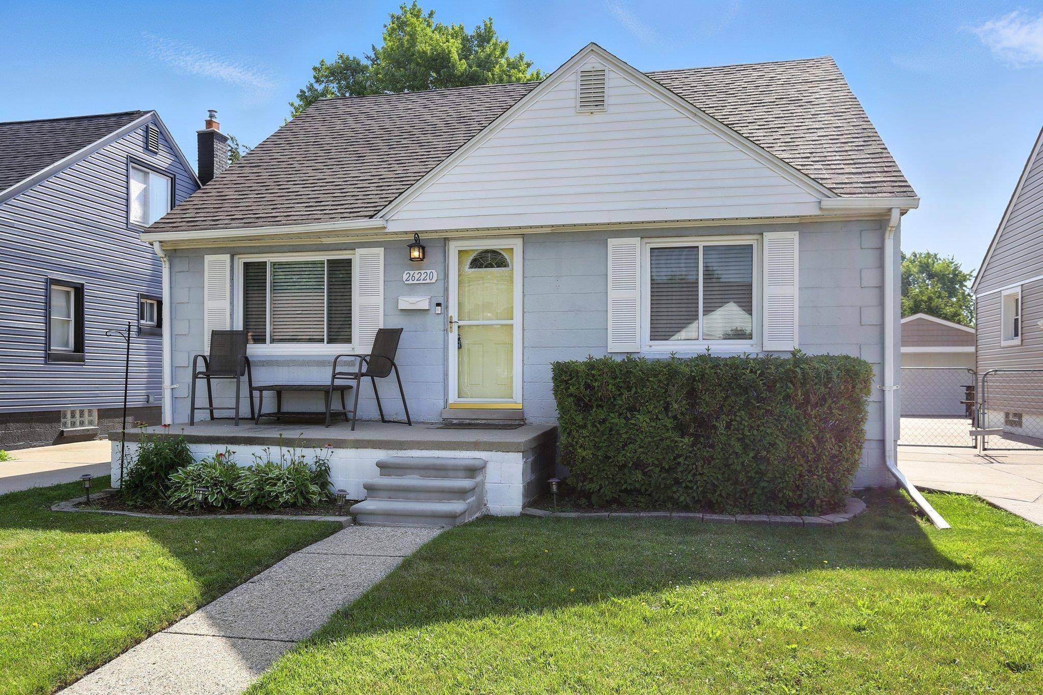 26220 Culver Street, Saint Clair Shores, MI 48081-3331