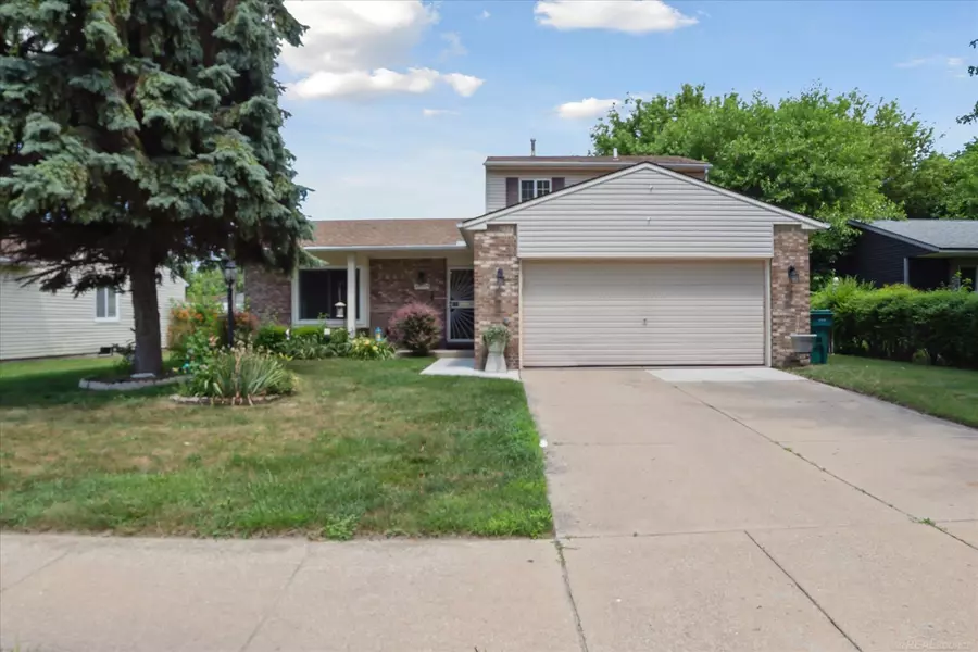 28034 Riverbridge Drive, Romulus, MI 48174