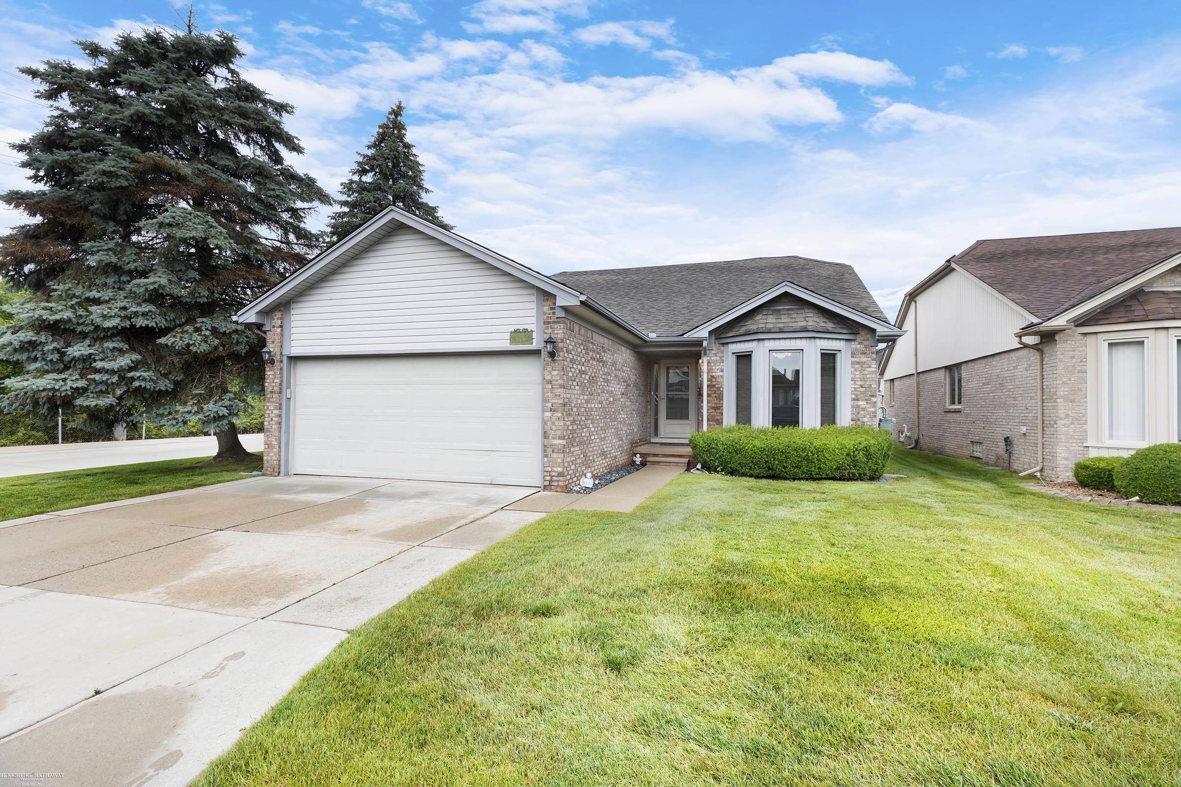 20061 Ridgeway Court, Clinton, MI 48038