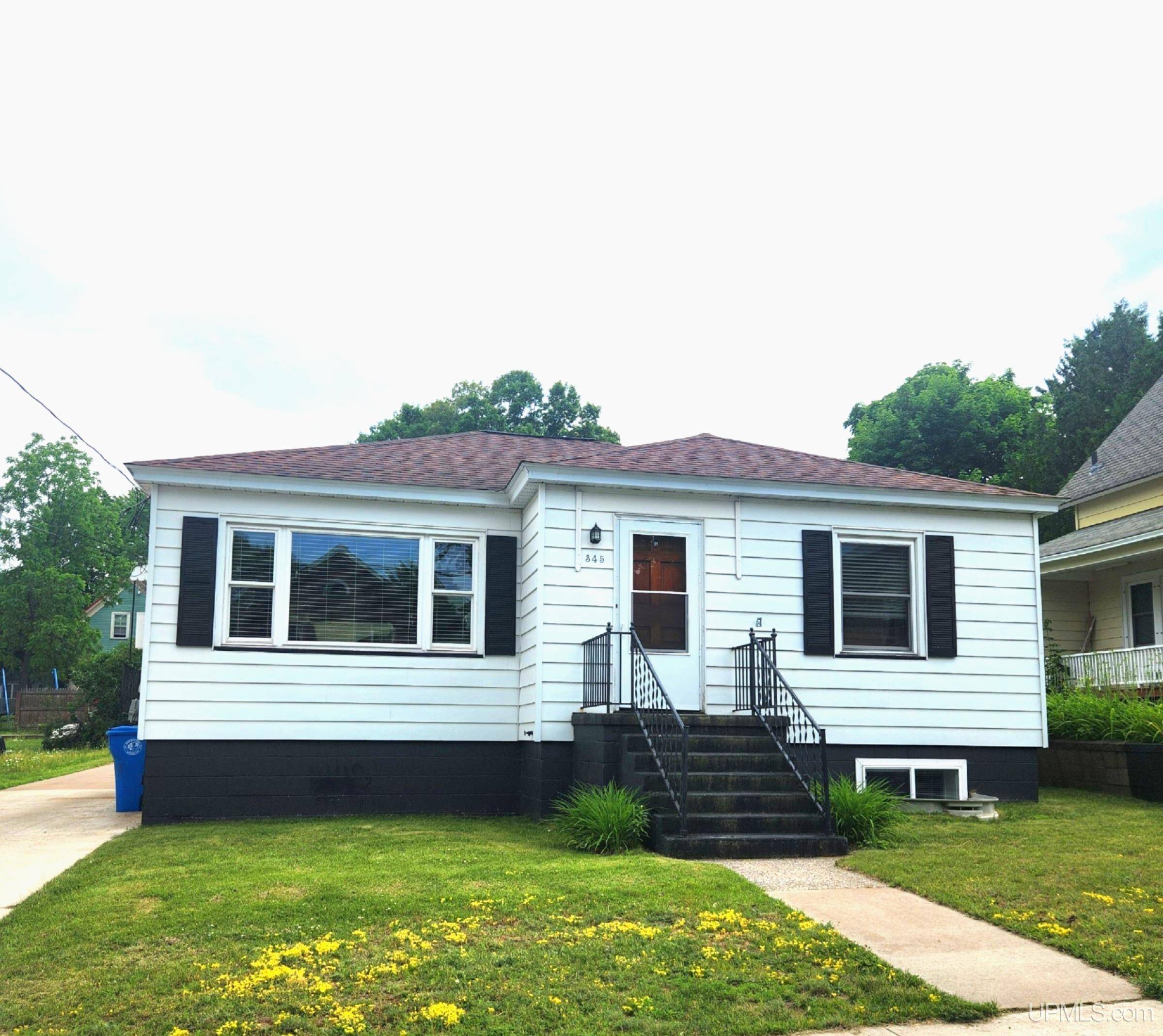 345 W Park Street, Marquette, MI 49855