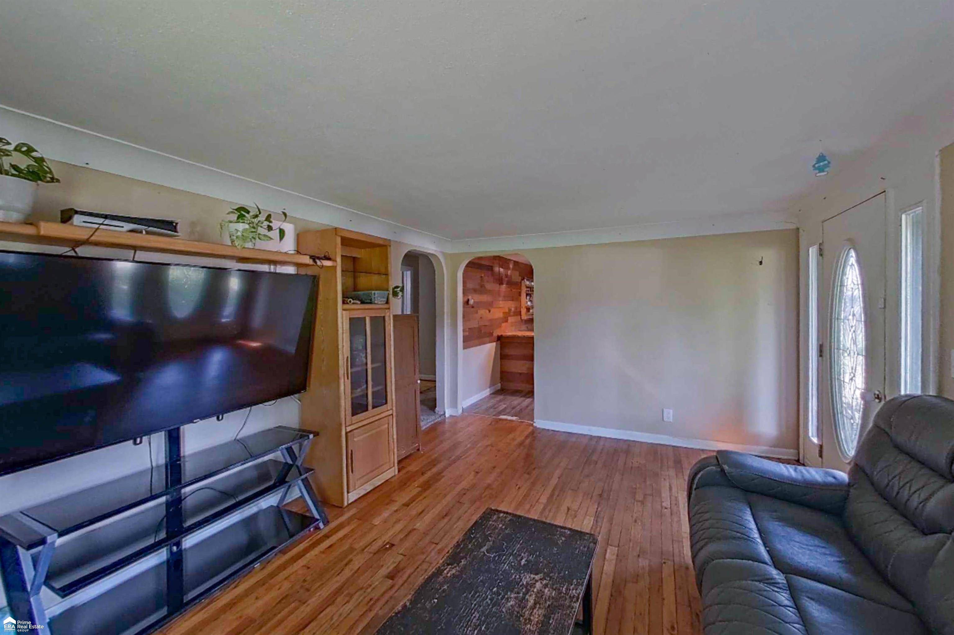 Montrose, MI 48457,296 S Saginaw Street