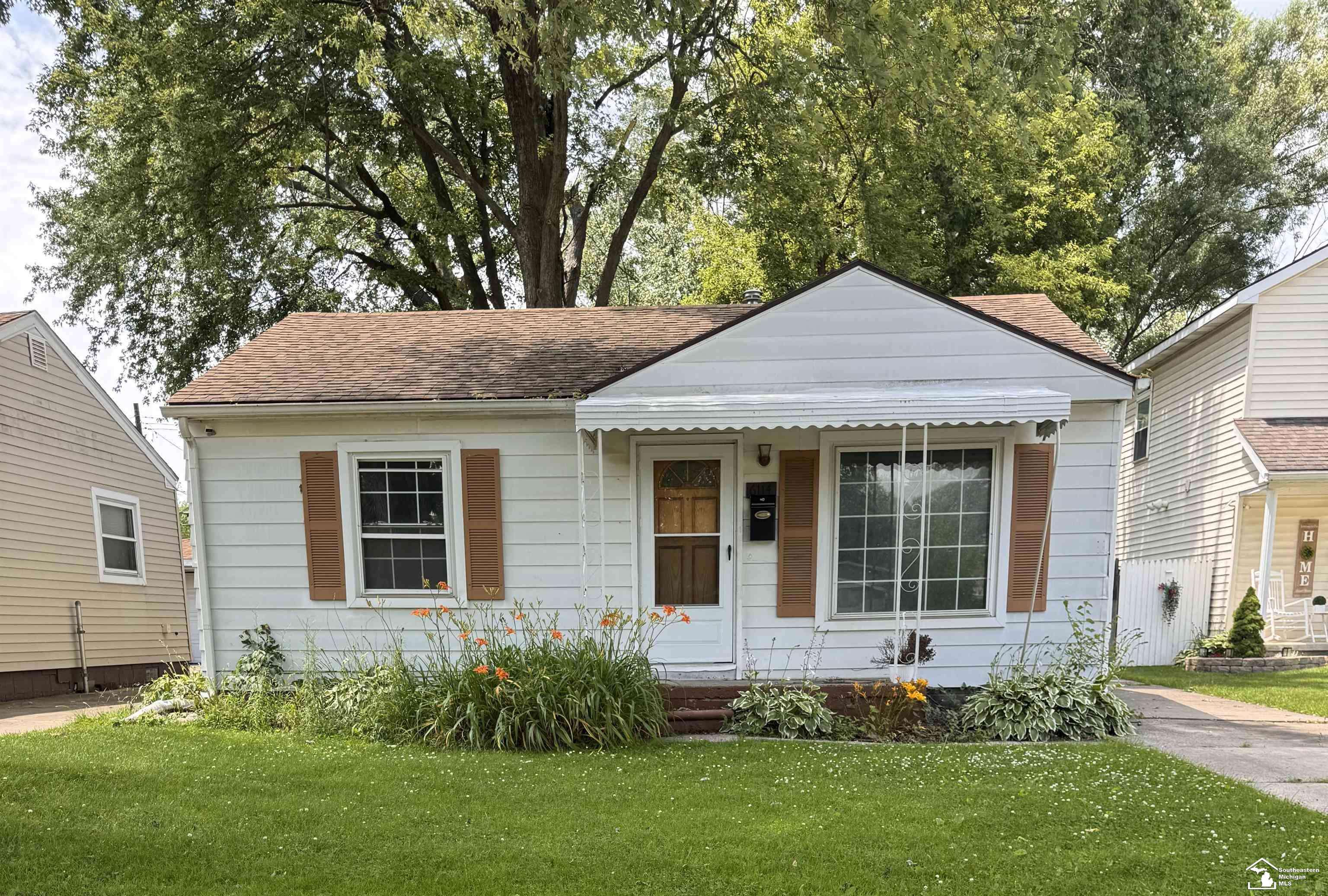 6114 Hazel Street, Taylor, MI 48180-107