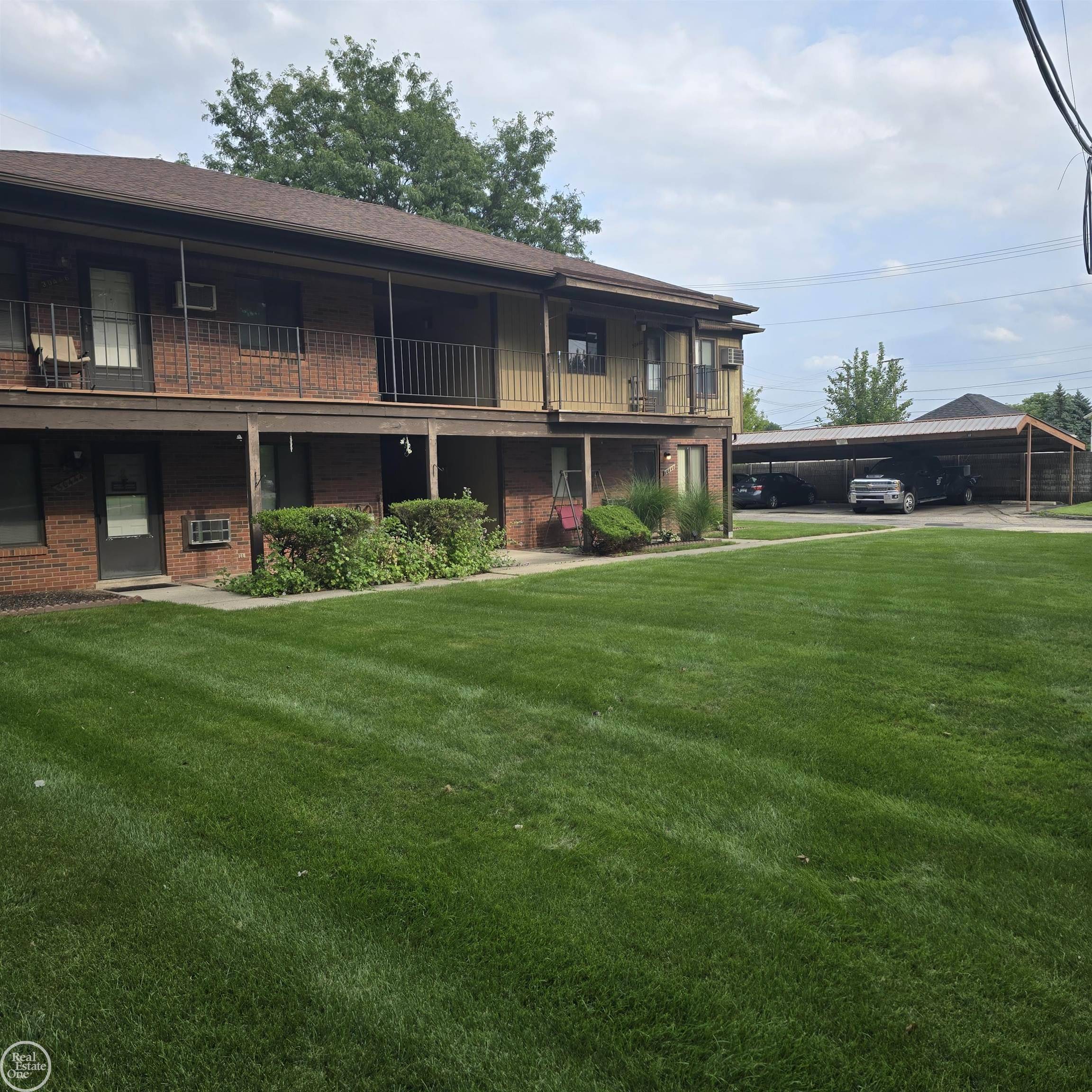 30442 Utica Road, Roseville, MI 48066