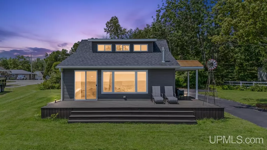 3988 M-35 Highway, Escanaba, MI 49829