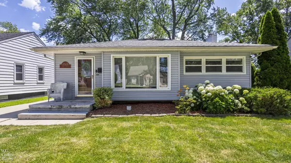 21528 Lakeview Street, Saint Clair Shores, MI 48080