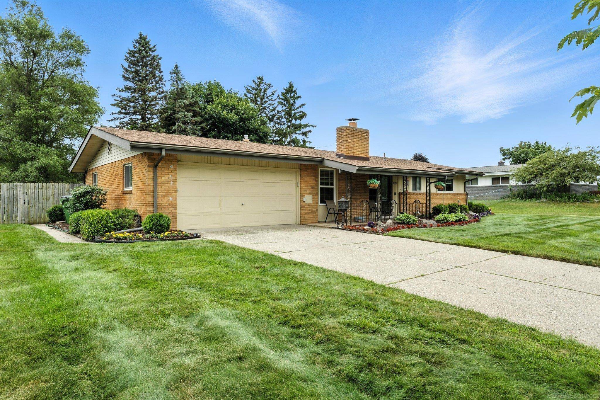 Shelby Twp, MI 48317,8526 Walnut Hill