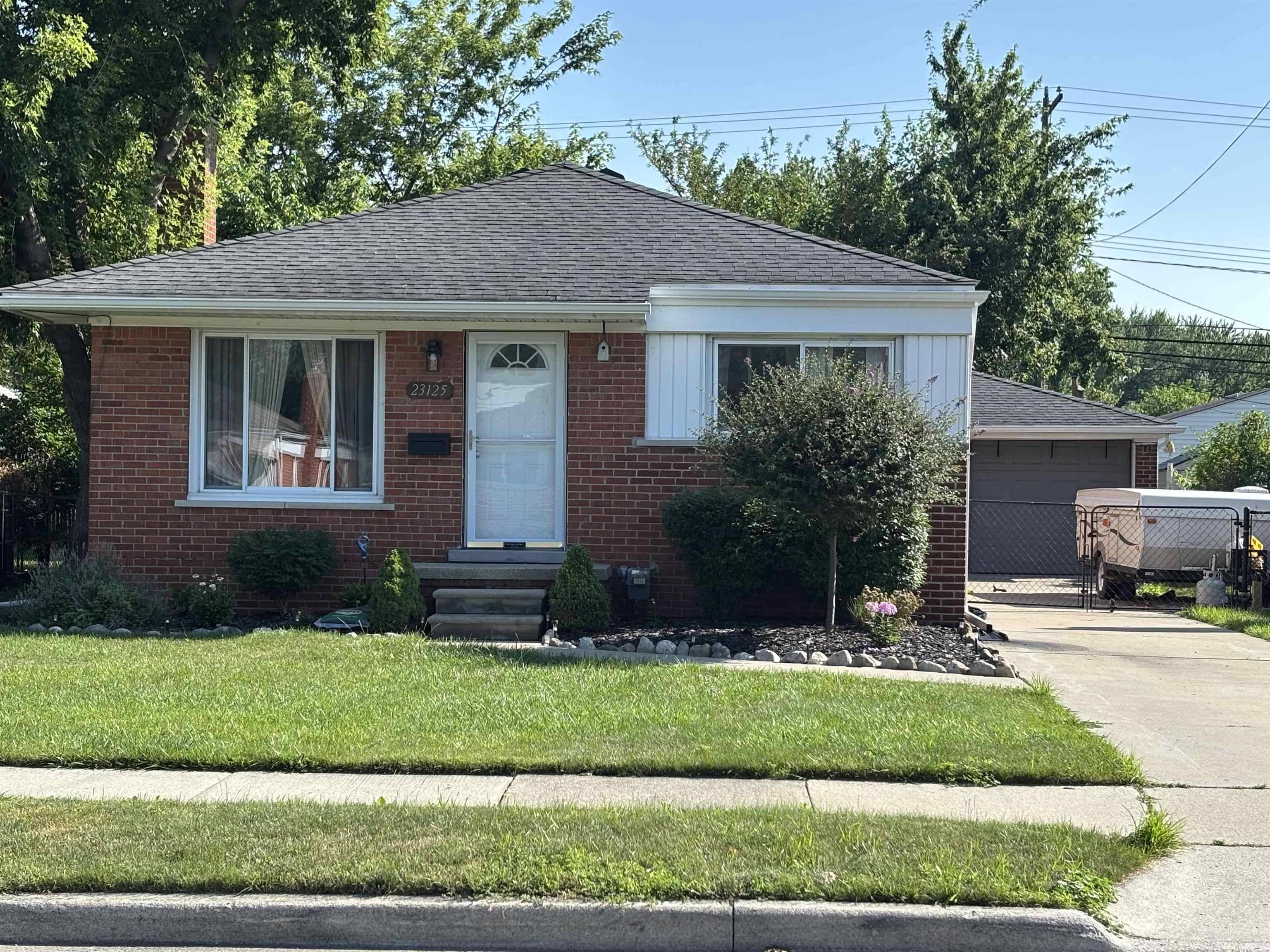 23125 Beverly Street, Saint Clair Shores, MI 48082