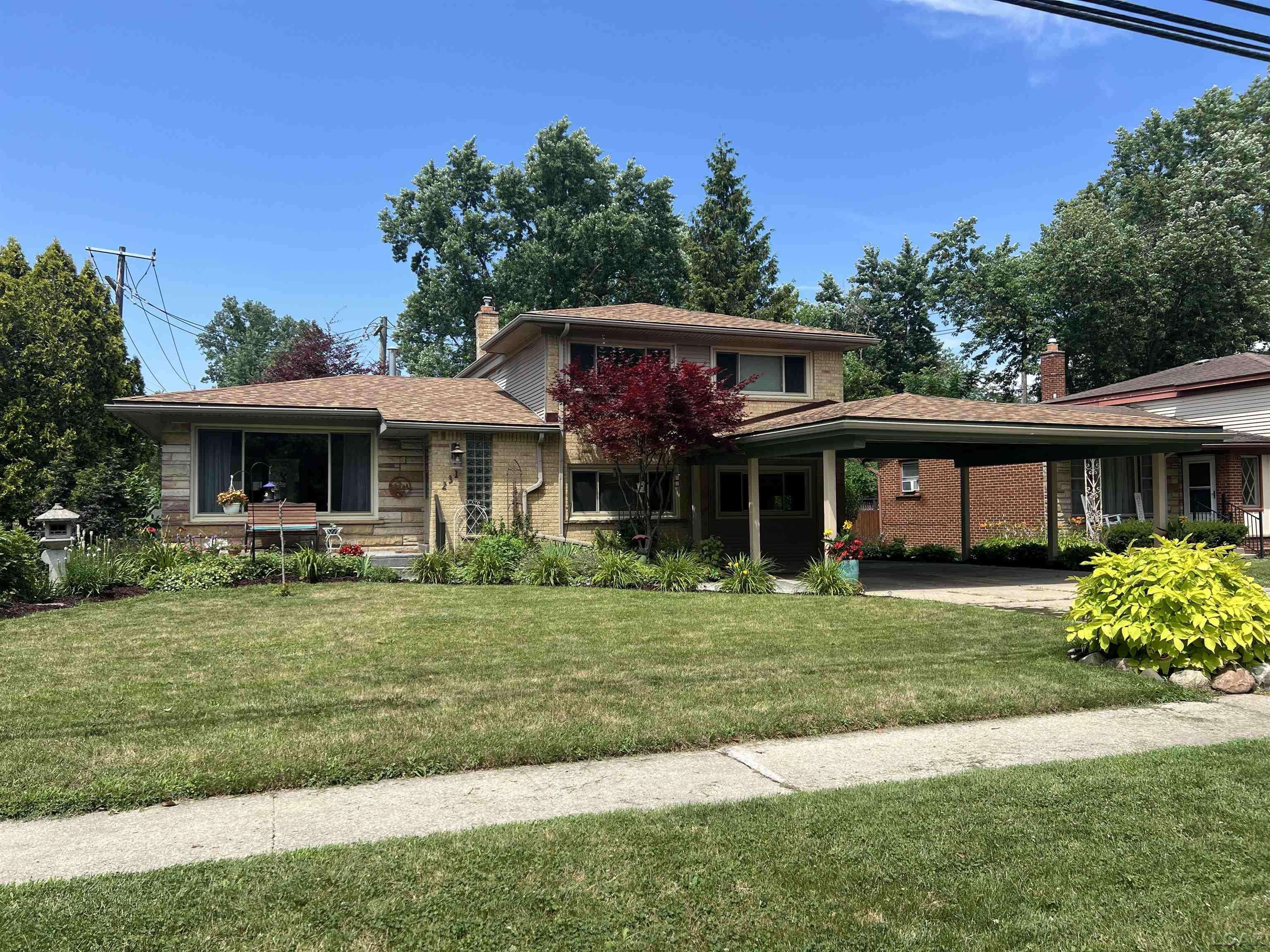 231 Willis Road, Saline, MI 48176