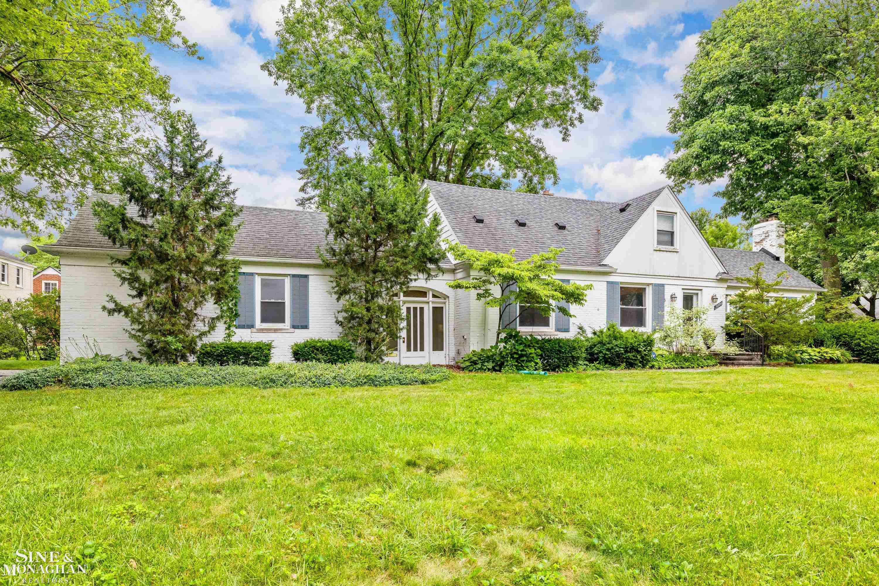 Grosse Pointe Woods, MI 48236-2306,19980 Clairview Court Court