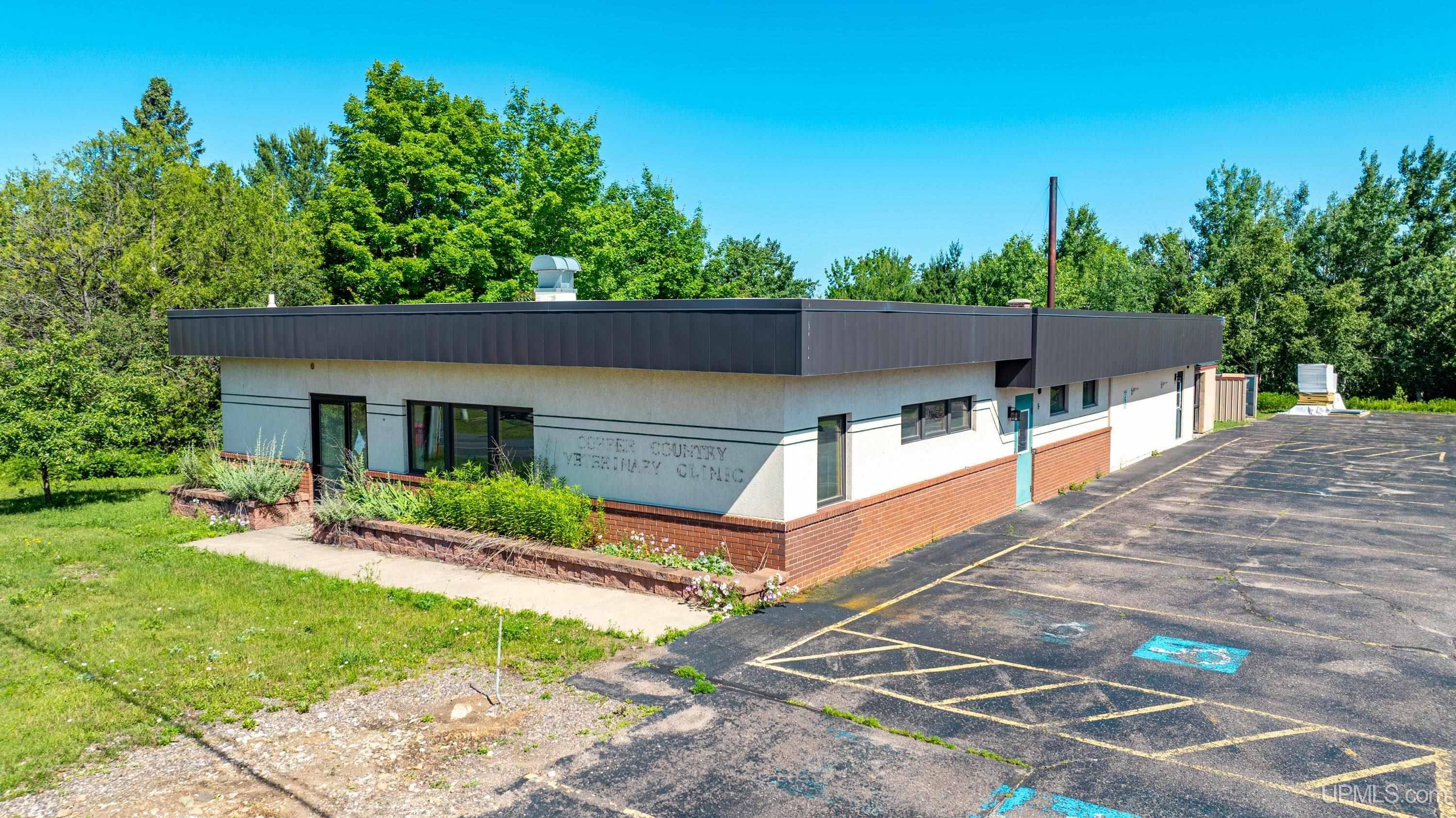 904 W Sharon Avenue, Houghton, MI 49931