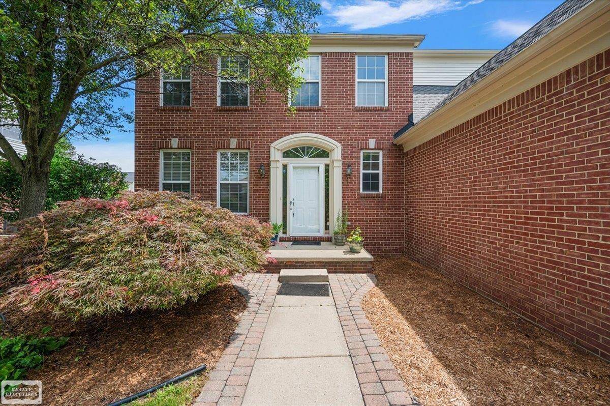 Troy, MI 48098,4704 walden Drive