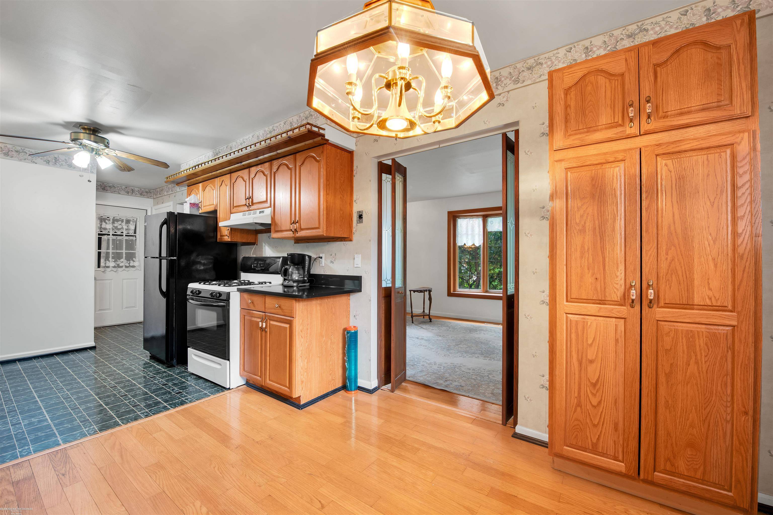 Sterling Heights, MI 48313,11008 17 Mile Road
