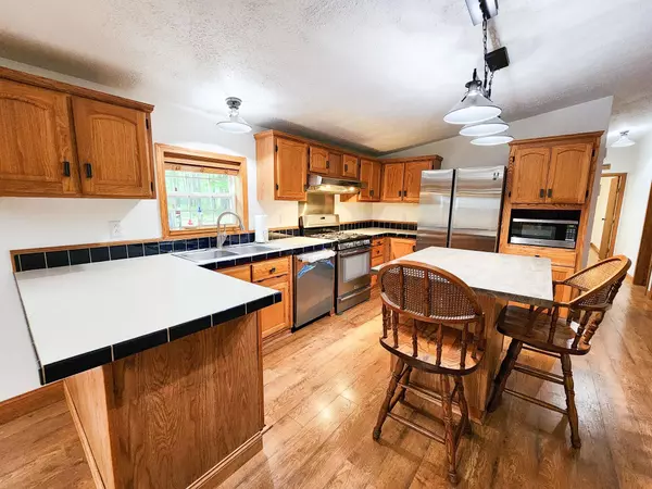 Farwell, MI 48625,5240 Oak Run