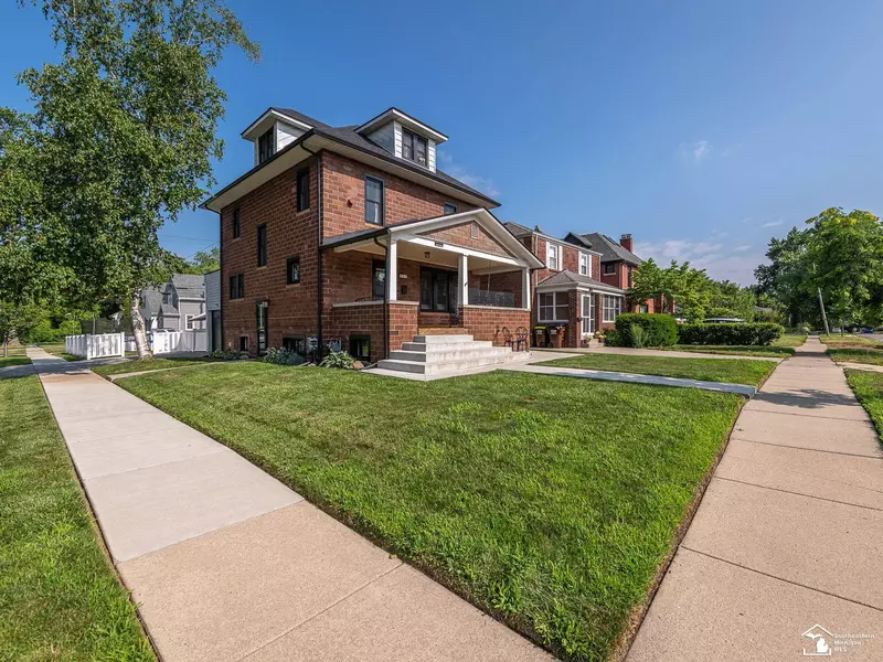 525 Godfroy Avenue, Monroe, MI 48162