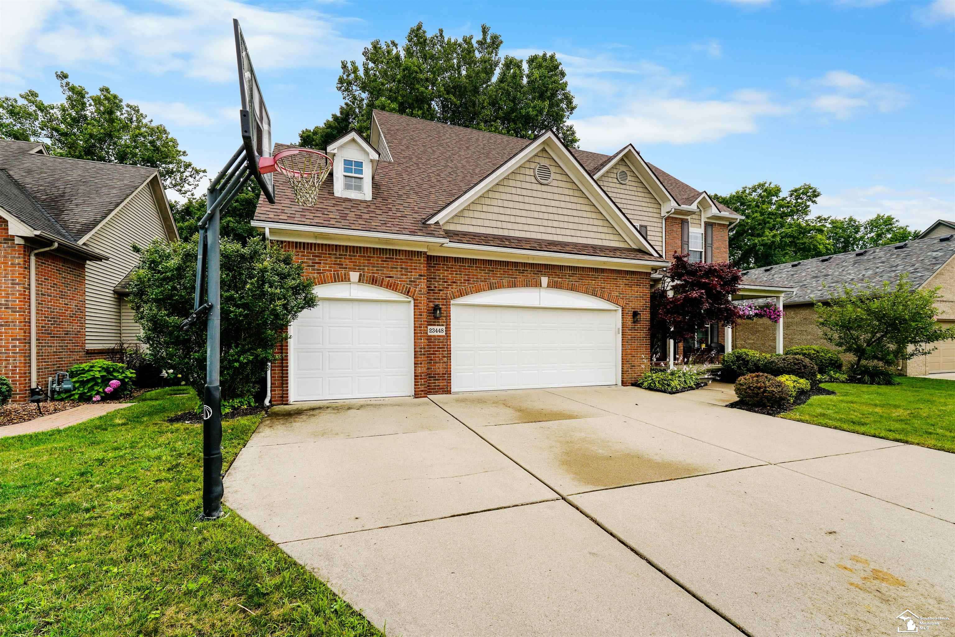 New Boston, MI 48164,23448 W Creek Drive