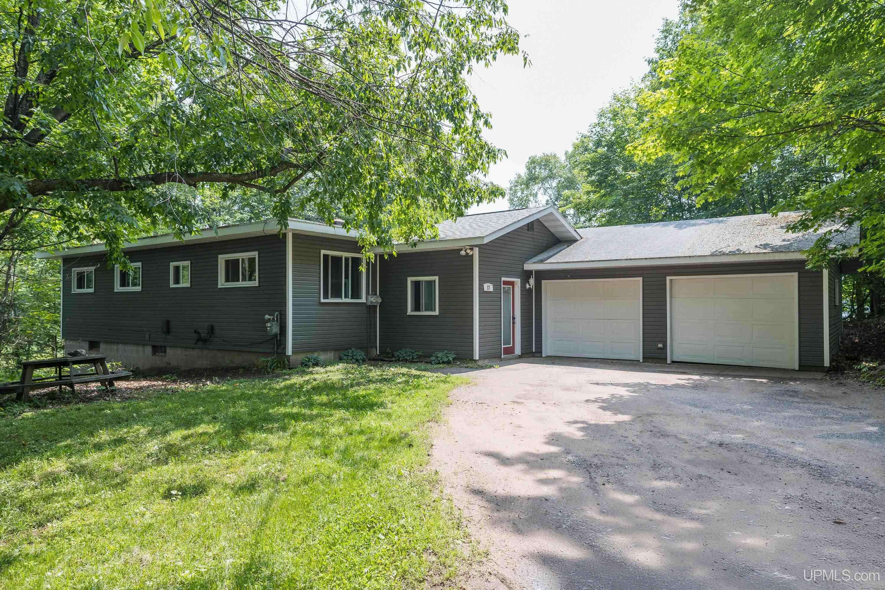 17 Lakeview Lane, Ishpeming, MI 49849