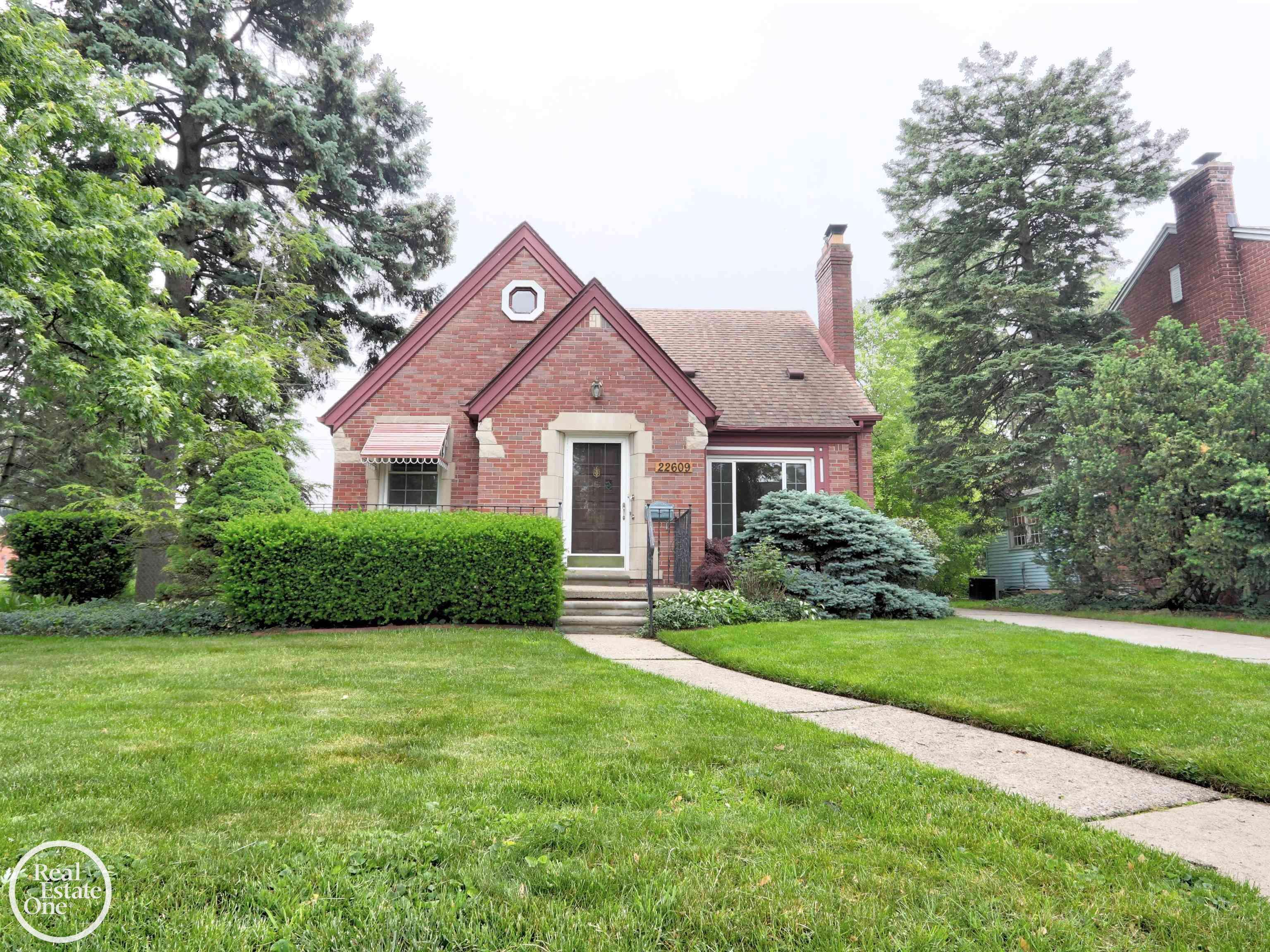 22609 Lakeland Street, Saint Clair Shores, MI 48081