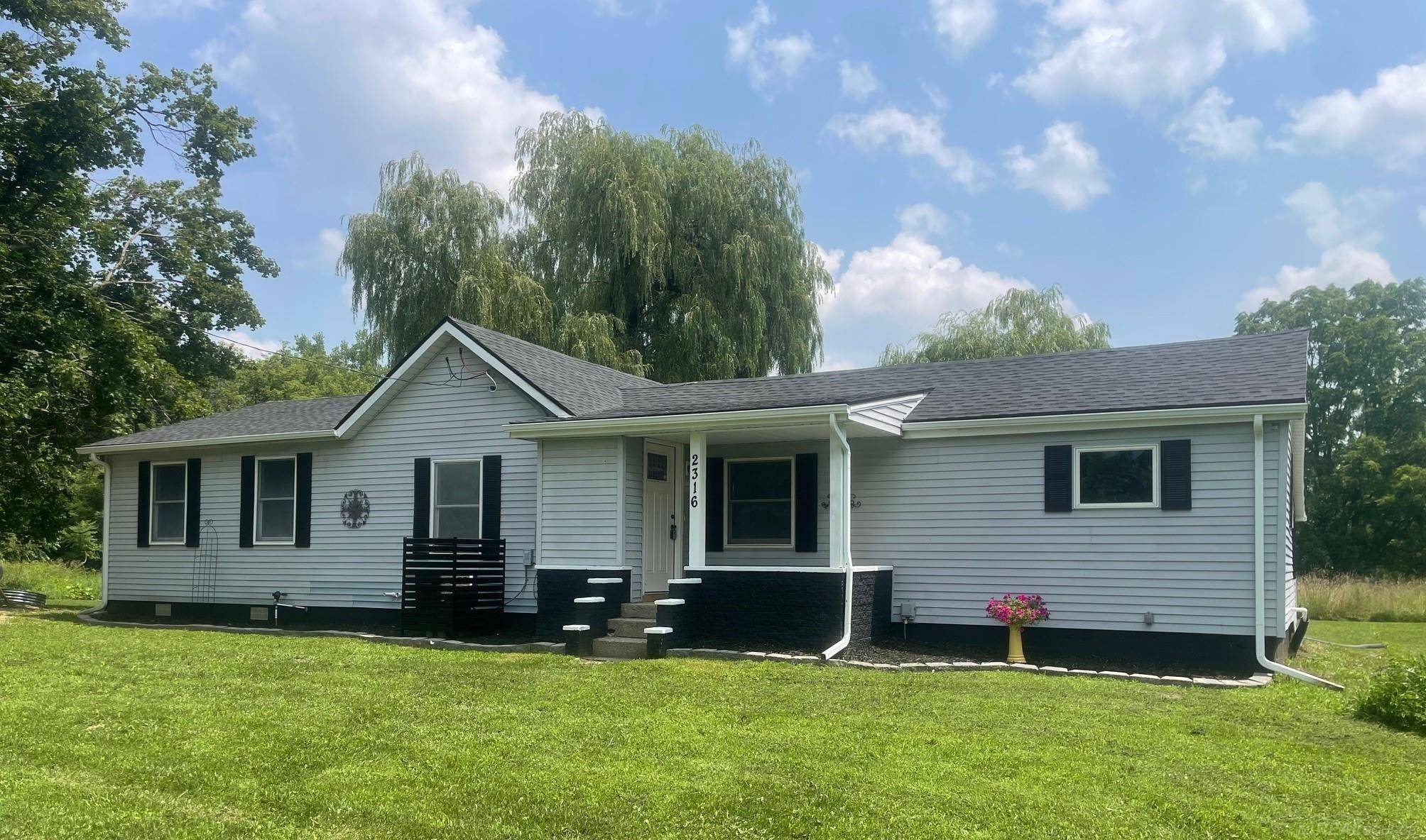 2316 N Cedar Road, Fowlerville, MI 48836