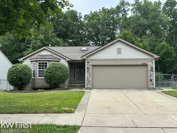 3242 Herrington Drive, Holly, MI 48442