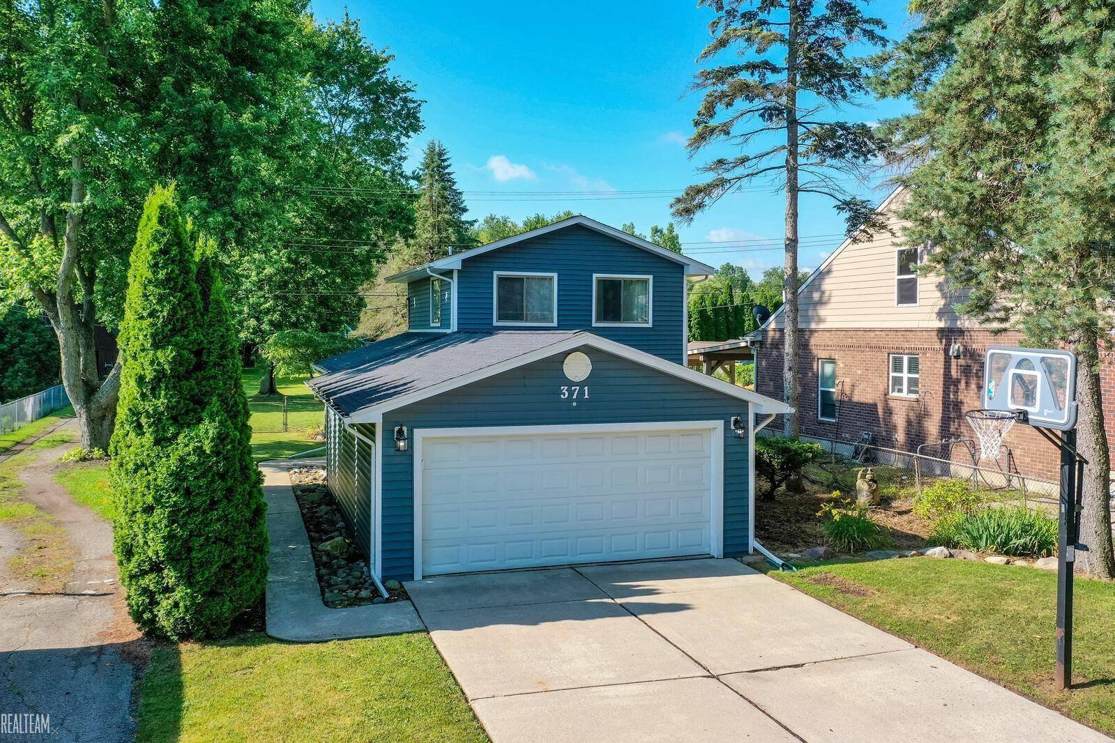 371 Waldon Road, Lake Orion, MI 48359