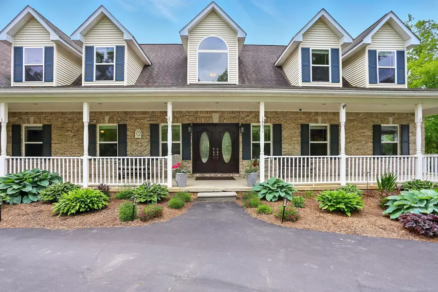 7859 Pine Ridge Road, Clarkston, MI 48346