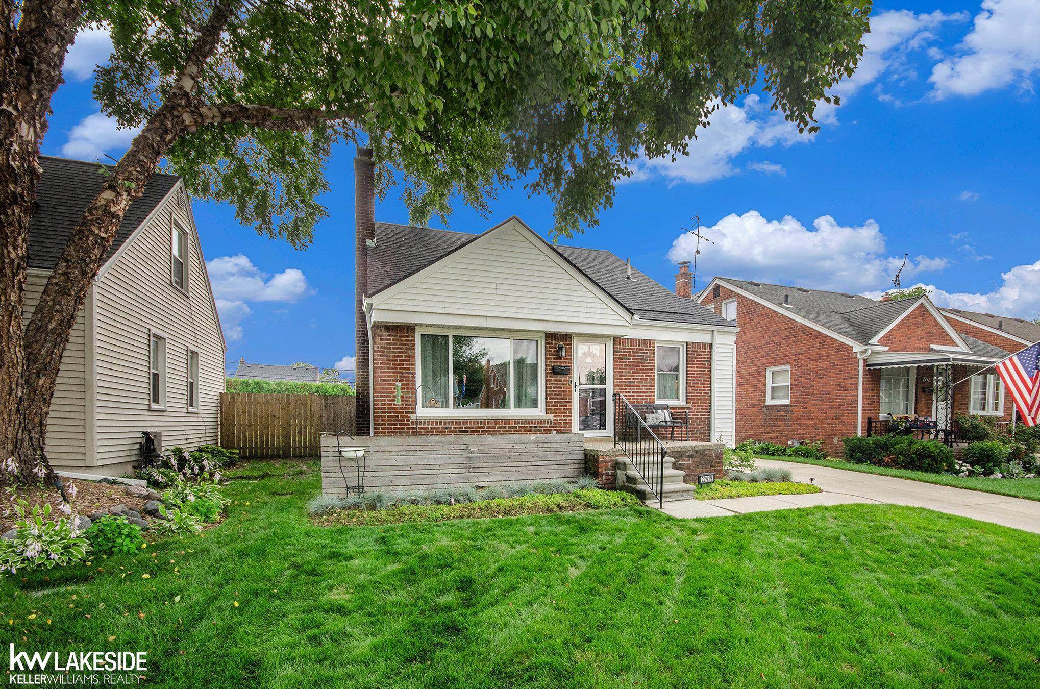 Saint Clair Shores, MI 48080,22419 Alger Street