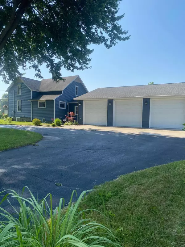 2010 S Eleven Mile Road, Auburn, MI 48611