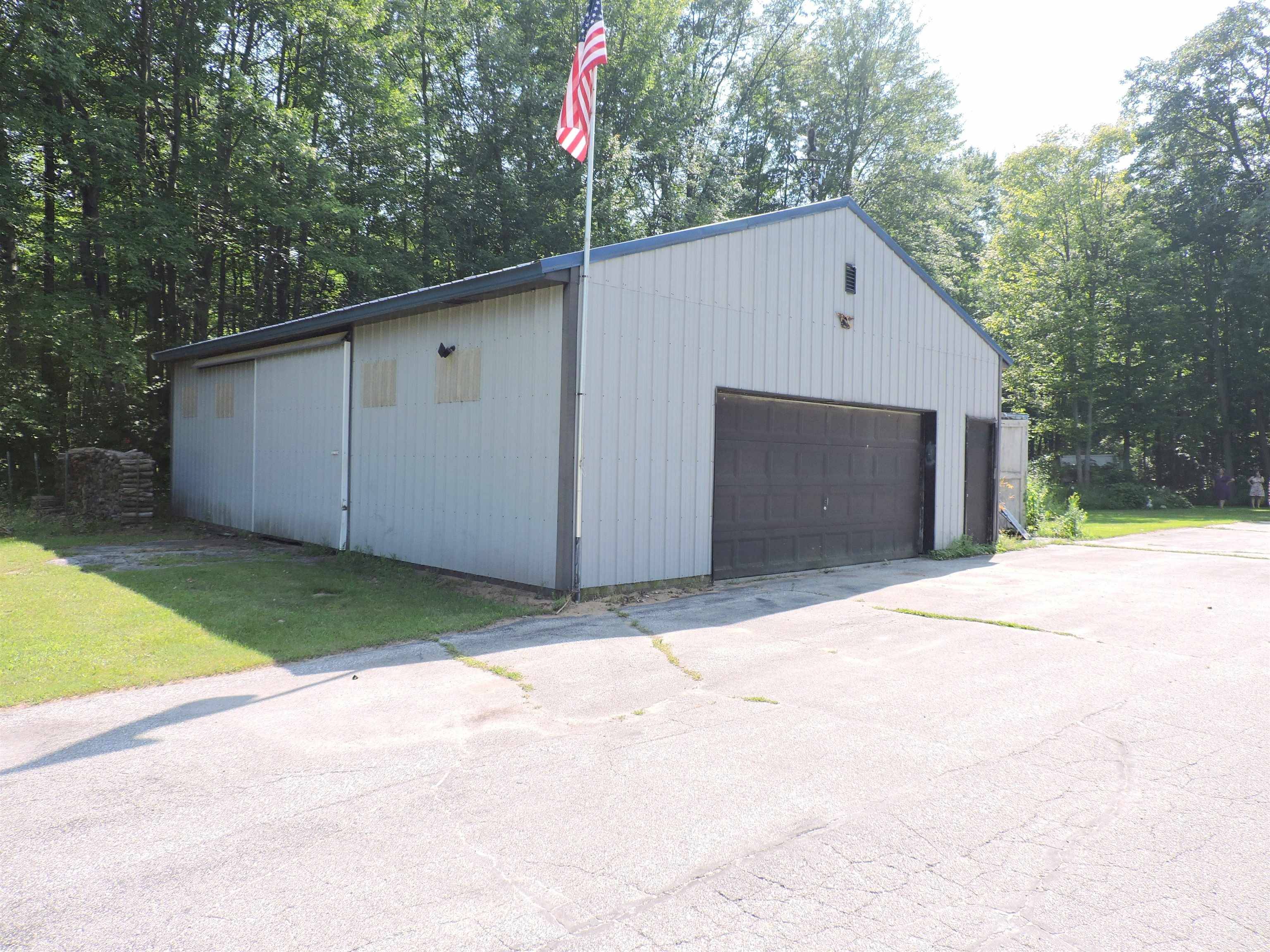 Pinconning, MI 48650,2977 N Carter Road