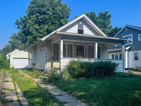 925 Cleo Street, Lansing, MI 48915