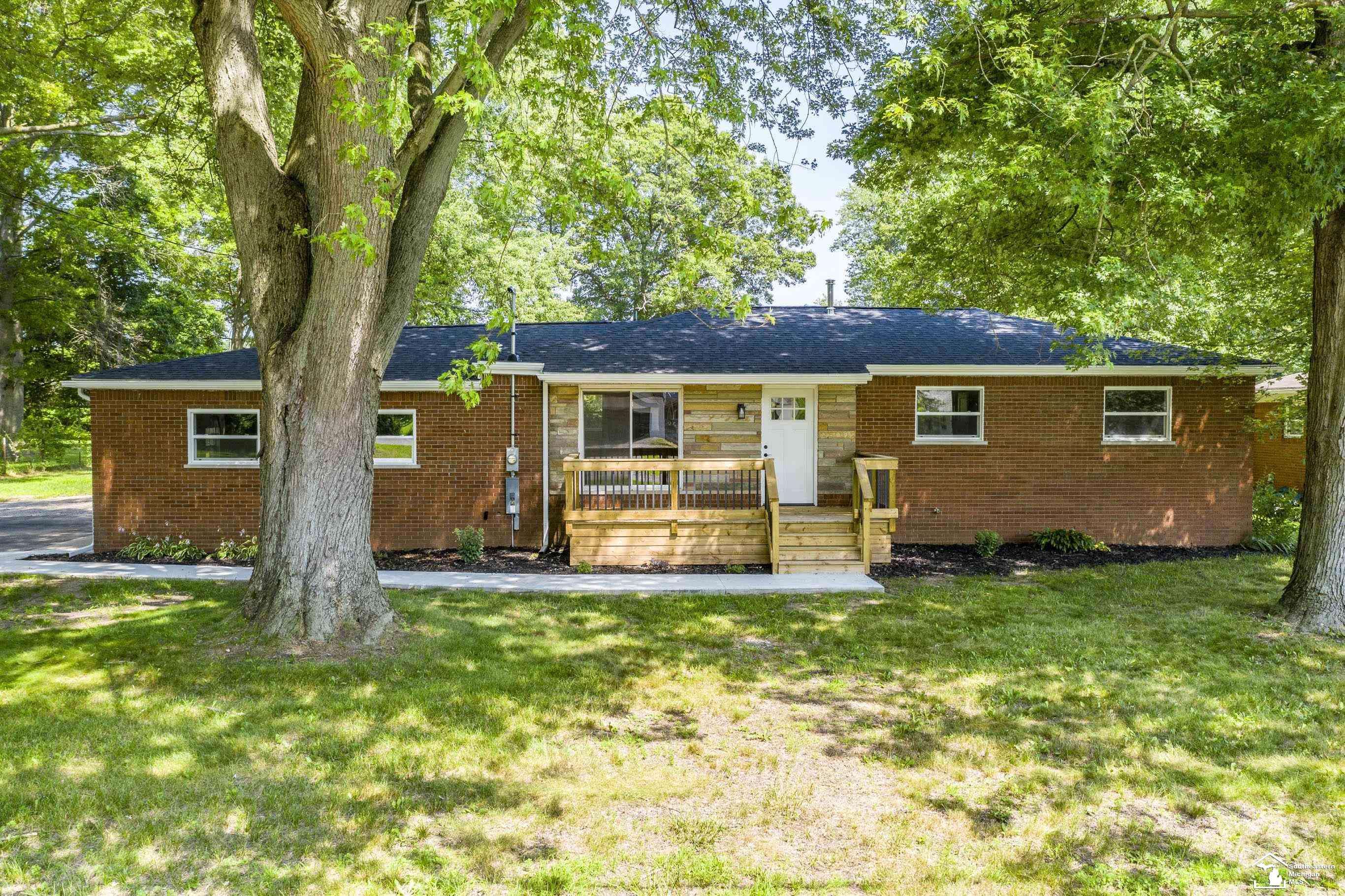 7100 Maplewood Drive, Temperance, MI 48182