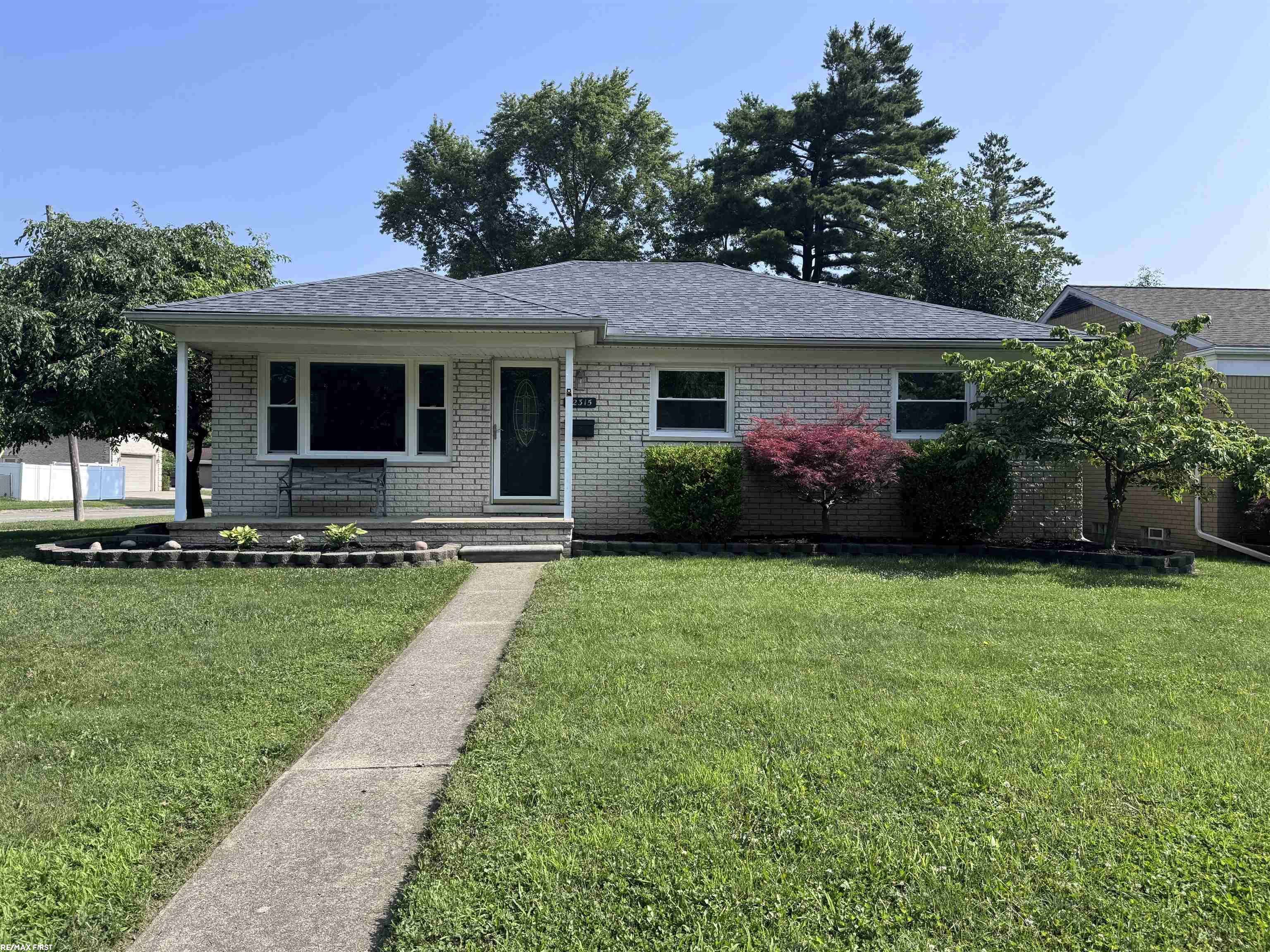Saint Clair Shores, MI 48081,22315 LANSE Street