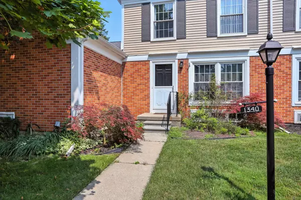 1340 Kings Cove Drive, Rochester Hills, MI 48306