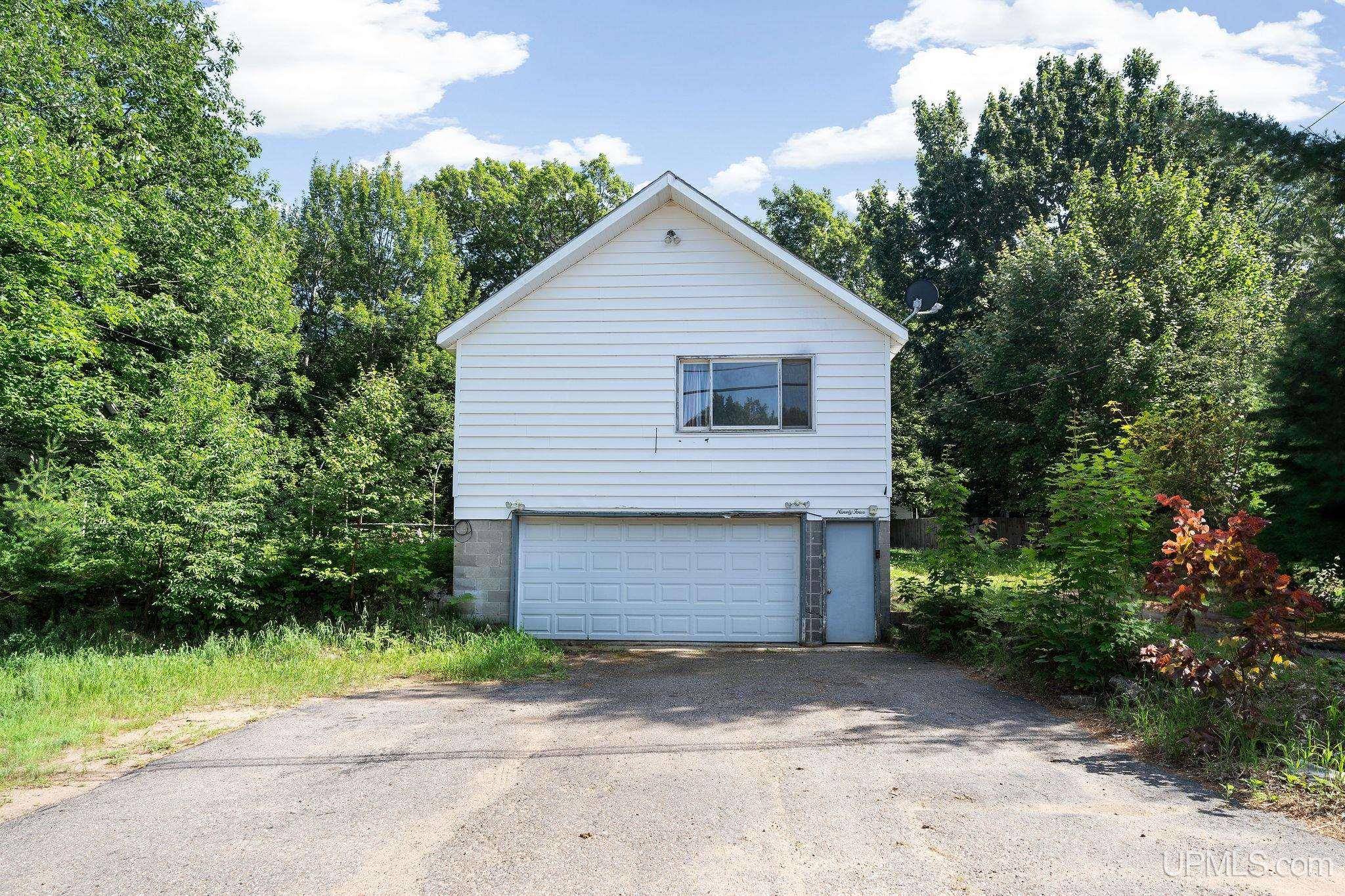 94 Midway Drive, Negaunee, MI 49866