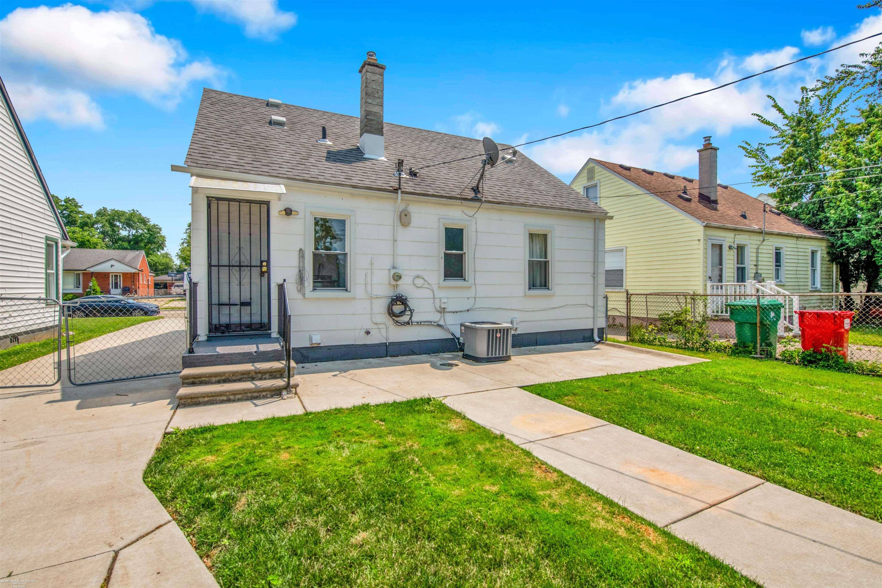 Eastpointe, MI 48021,23733 Lexington Avenue