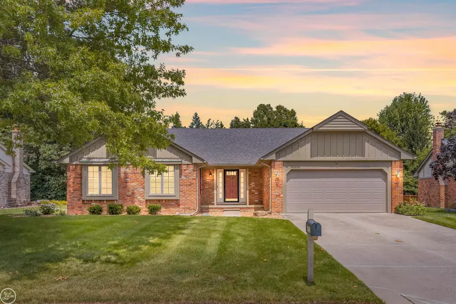 40920 Knightsford Drive, Northville, MI 48168